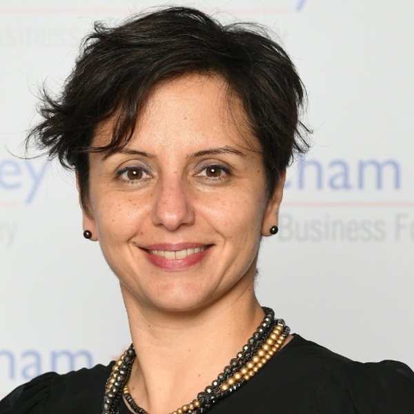 Aslı Özelli